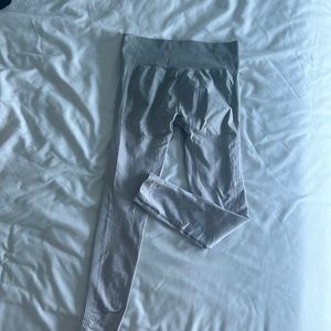 Grey ombré Gym Shark leggings with lining size medium